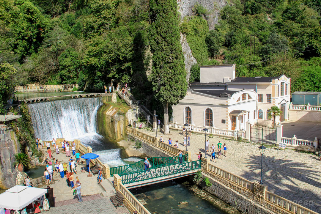 Плотина в Новом Афоне Плотина в Новом Афоне